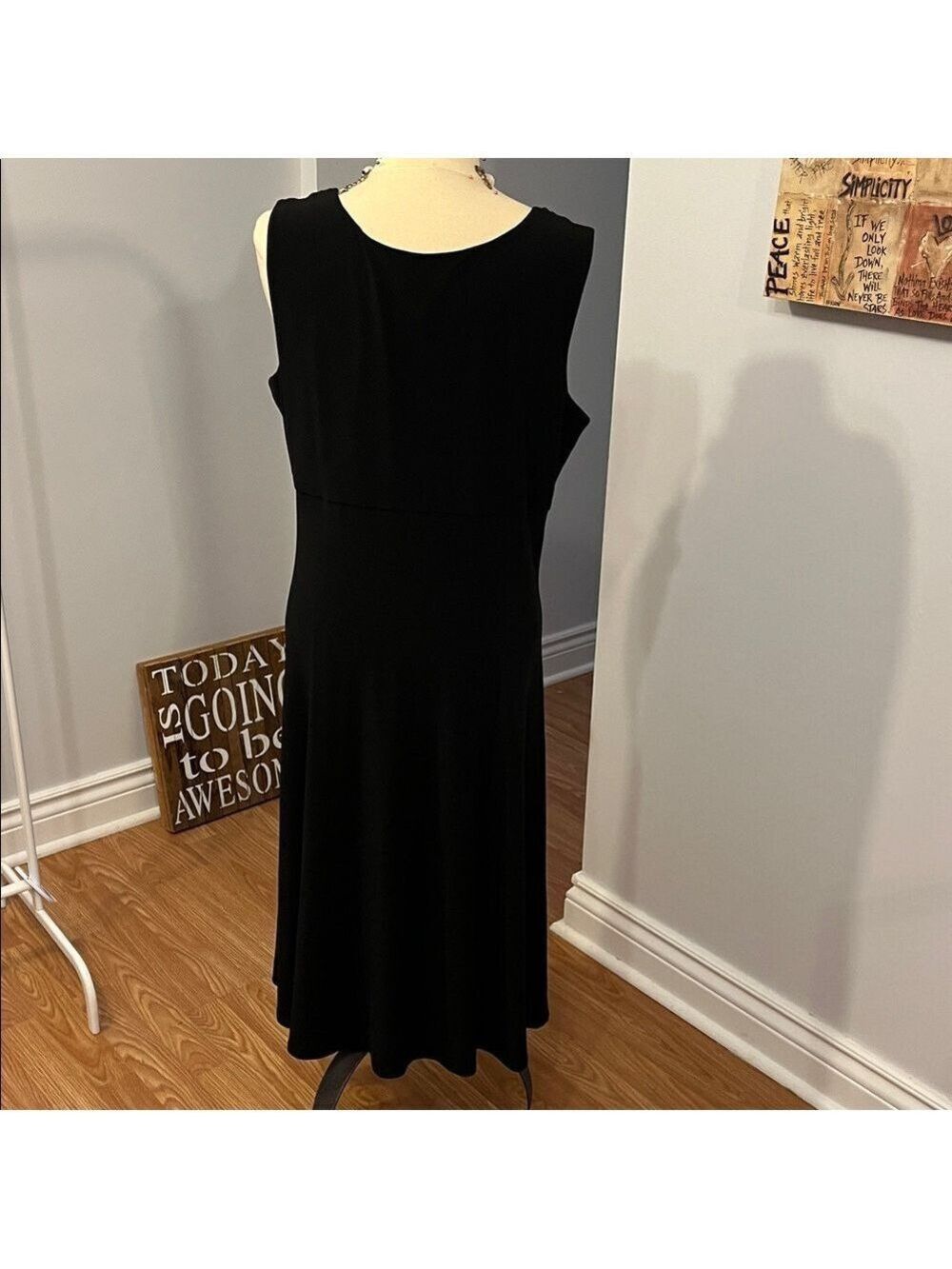 SPANNER Black V Neck Cocktail Dress with Plastic Circles Plus size XL - Picture 5 of 11